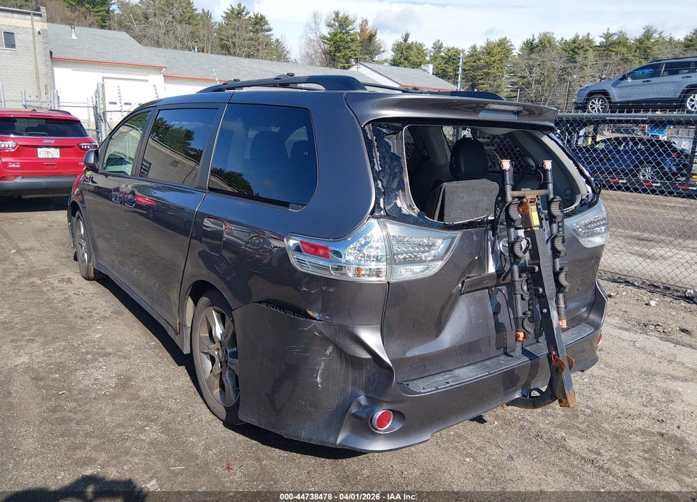 2011 TOYOTA SIENNA SE VIN: 5TDXK3DC4BS031511