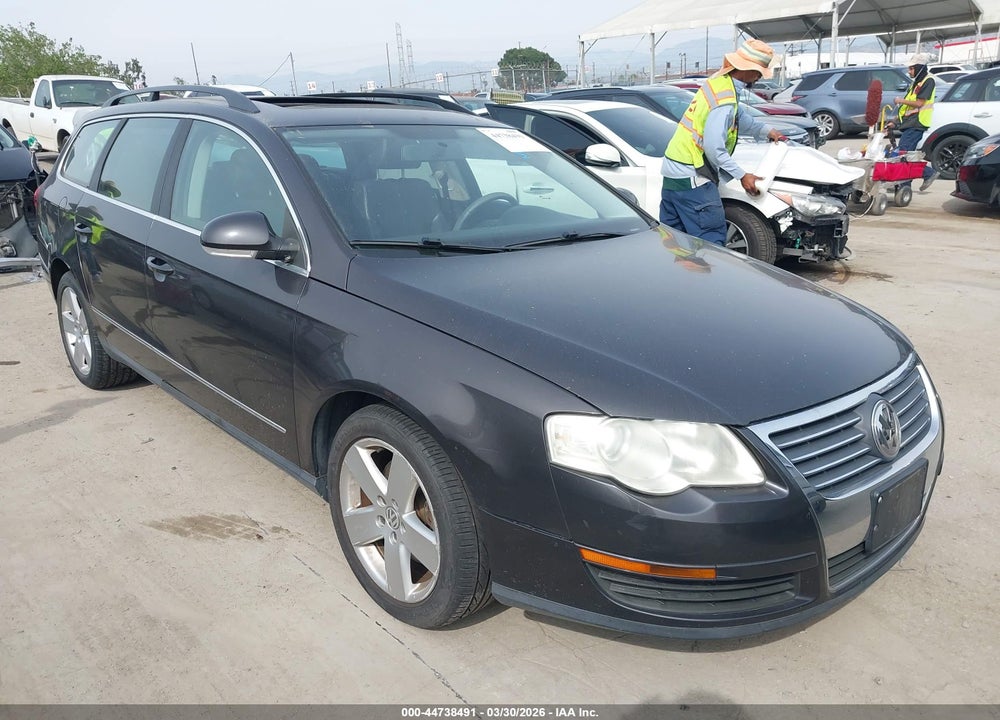 2008 VOLKSWAGEN PASSAT KOMFORT VIN: WVWLK73C88E056806