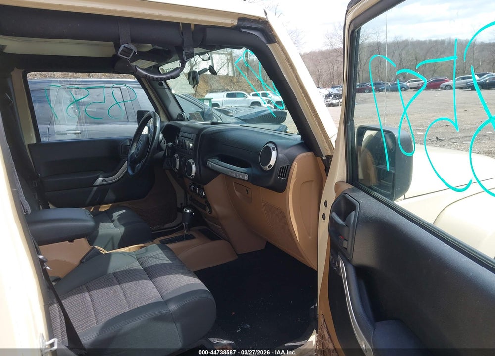 2011 JEEP WRANGLER UNLIMITED SAHARA VIN: 1J4BA5H1XBL638168