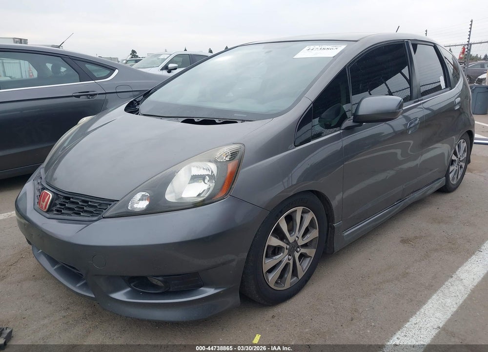 2013 HONDA FIT SPORT VIN: JHMGE8G51DC055060