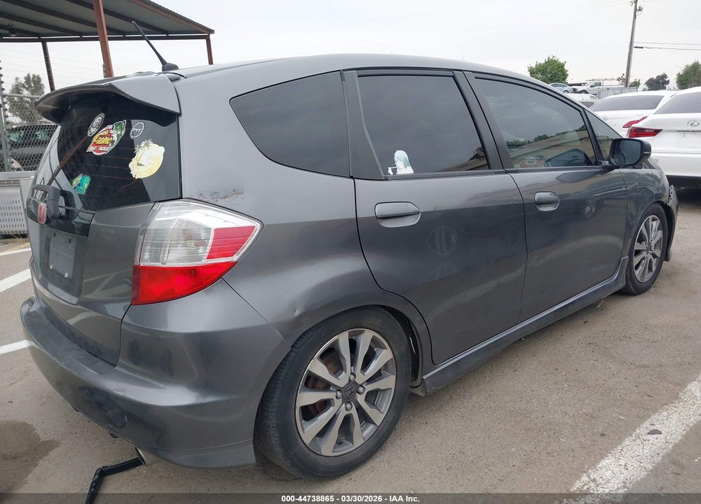 2013 HONDA FIT SPORT VIN: JHMGE8G51DC055060