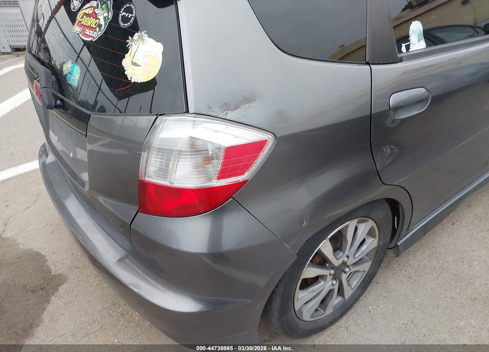 2013 HONDA FIT SPORT VIN: JHMGE8G51DC055060