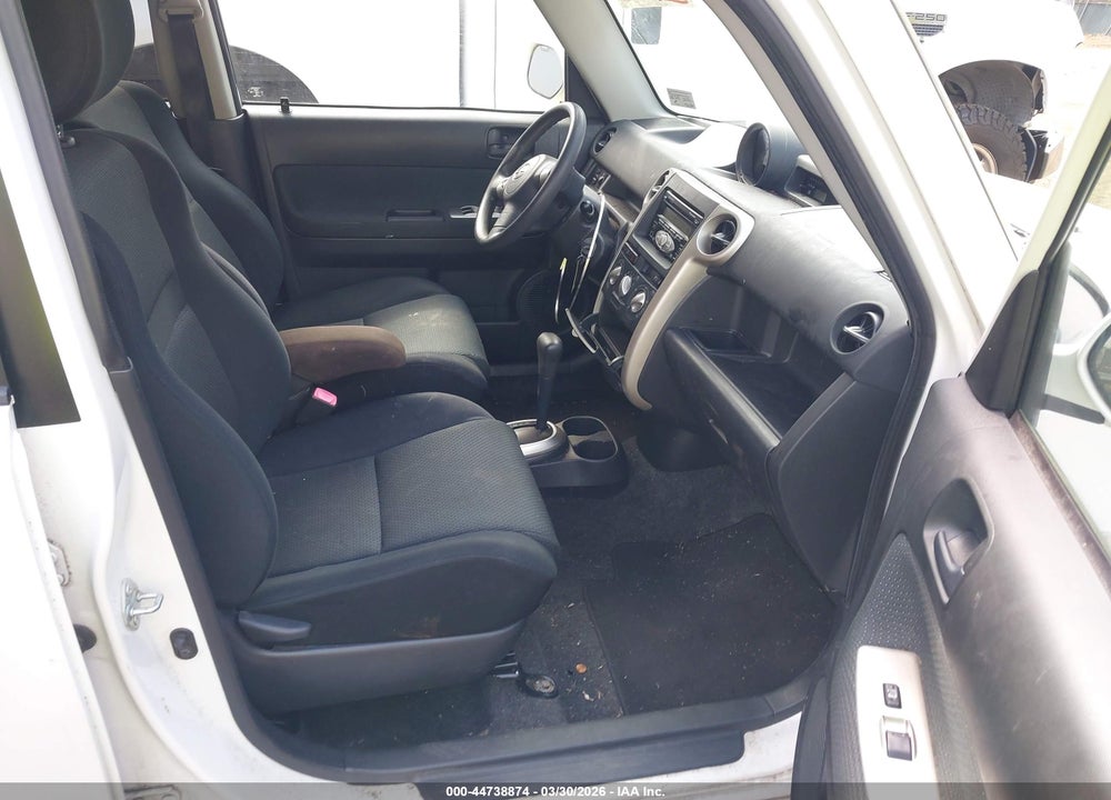 2006 SCION XB VIN: JTLKT324664111482