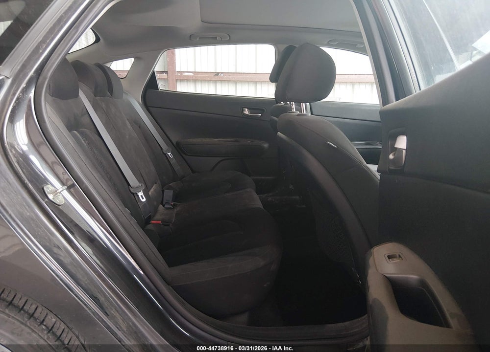 2019 KIA OPTIMA LX VIN: 5XXGT4L38KG329677