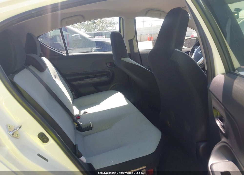 2015 TOYOTA PRIUS C ONE VIN: JTDKDTB36F1586020