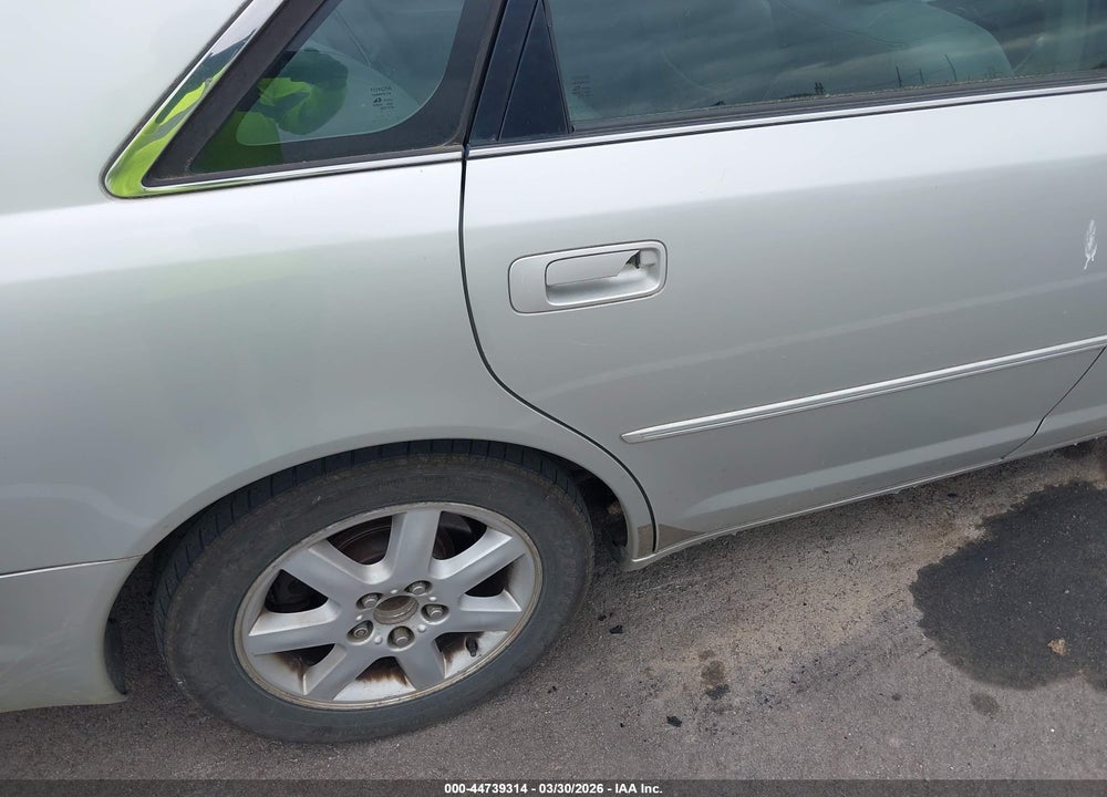 2000 TOYOTA AVALON XLS VIN: 4T1BF28B7YU114196