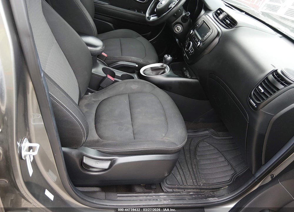 2017 KIA SOUL + VIN: KNDJP3A54H7476816