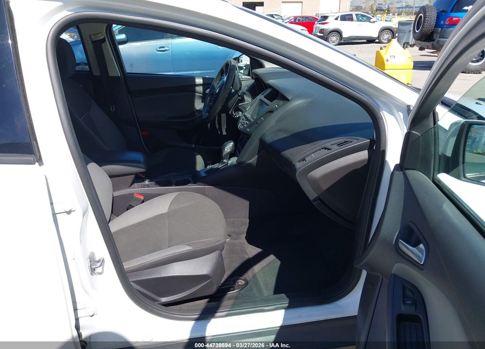 2014 FORD FOCUS SE VIN: 1FADP3K20EL169511