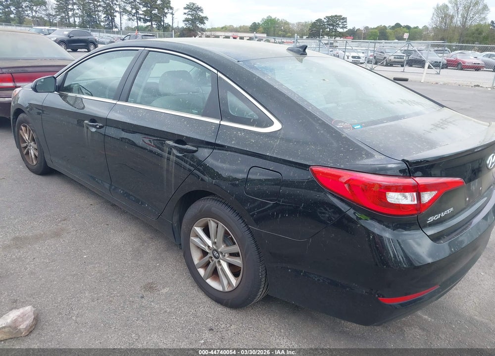 2015 HYUNDAI SONATA SE VIN: 5NPE24AF6FH182034