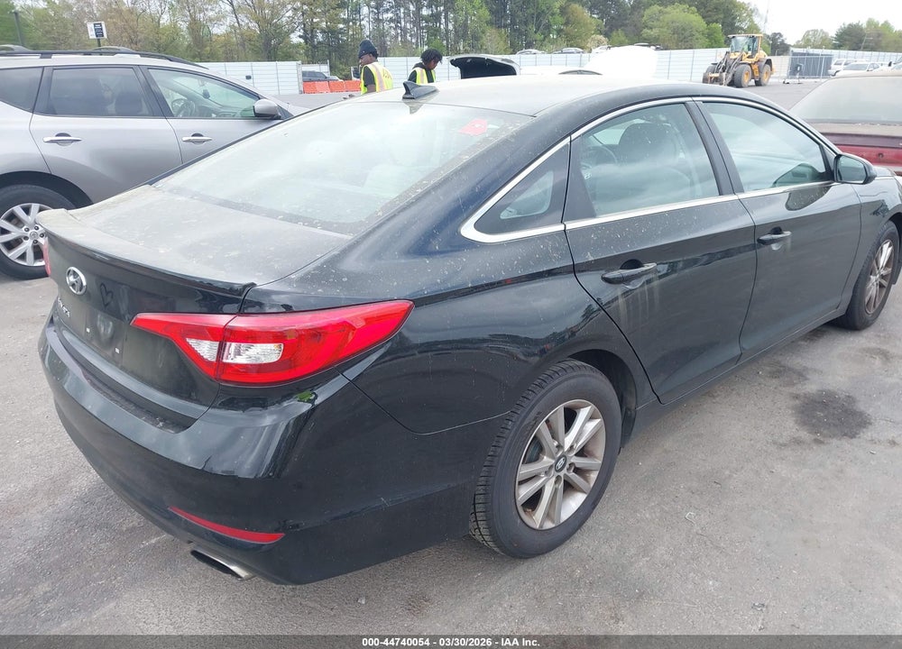 2015 HYUNDAI SONATA SE VIN: 5NPE24AF6FH182034