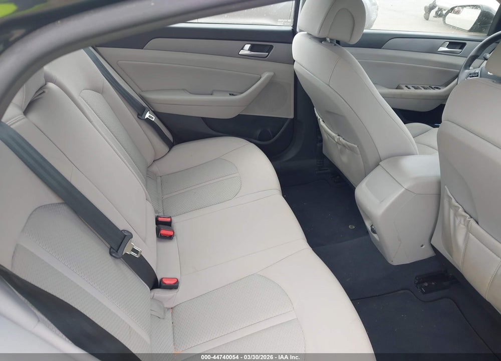 2015 HYUNDAI SONATA SE VIN: 5NPE24AF6FH182034