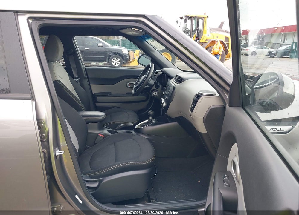 2016 KIA SOUL + VIN: KNDJP3A56G7240022