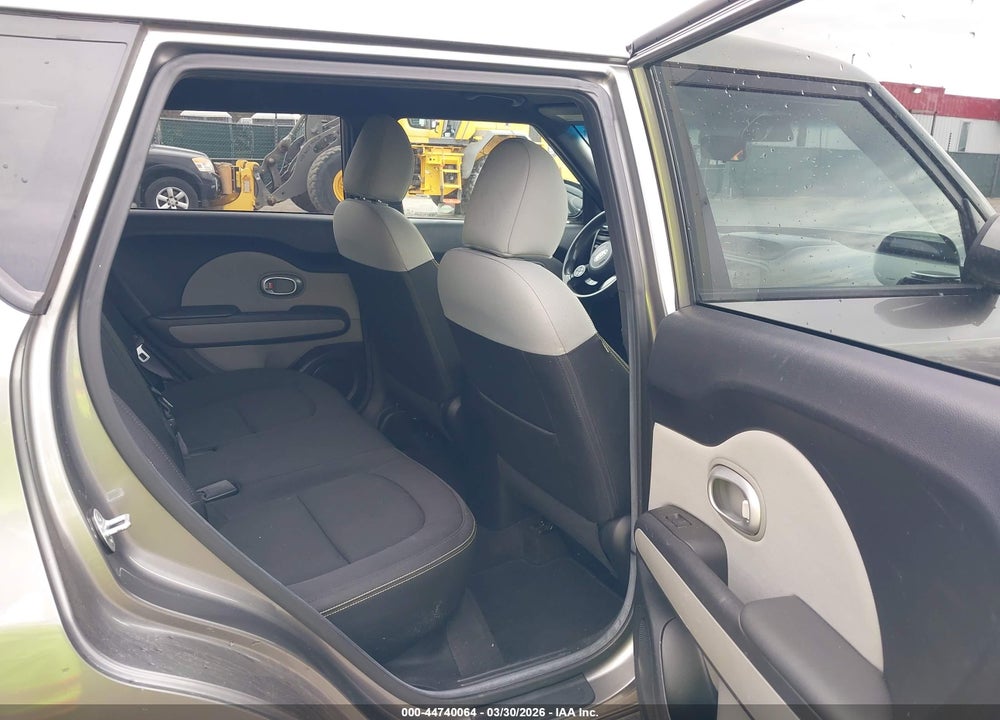 2016 KIA SOUL + VIN: KNDJP3A56G7240022