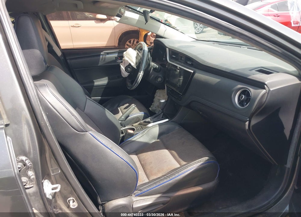 2018 TOYOTA COROLLA SE VIN: 5YFBURHE0JP776296