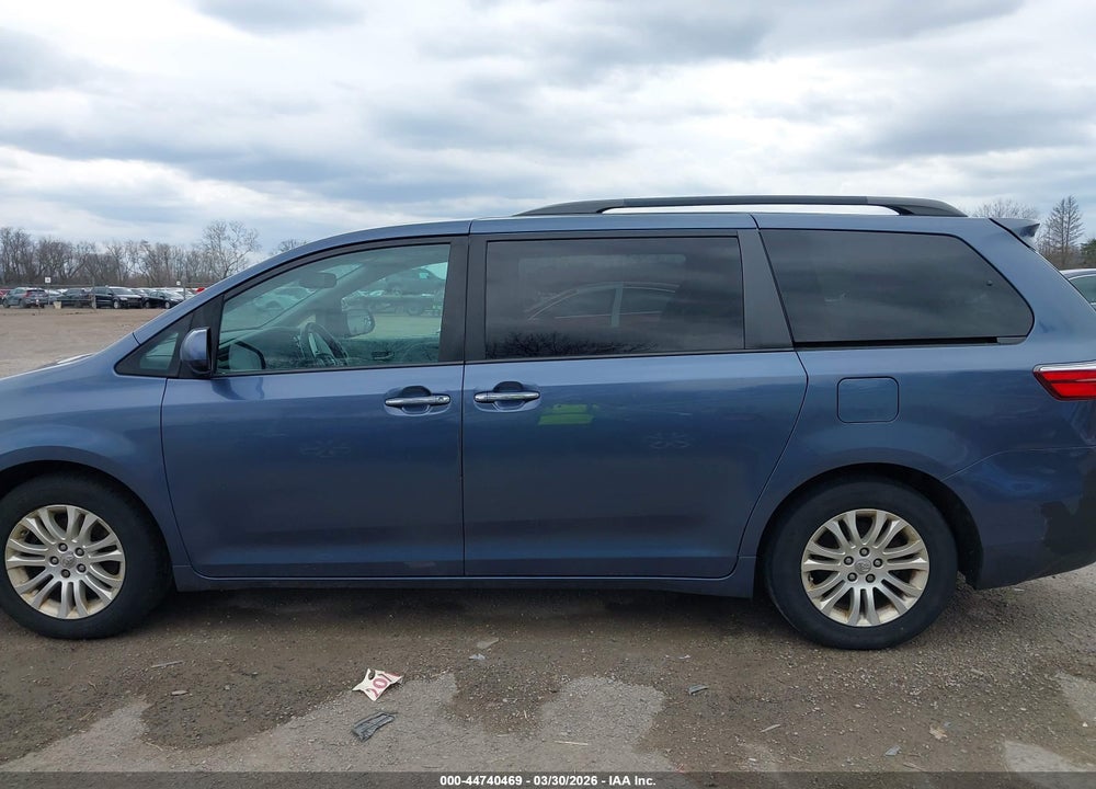 2015 TOYOTA SIENNA XLE 8 PASSENGER VIN: 5TDYK3DC6FS568049