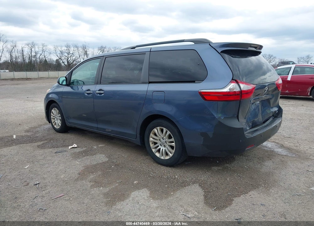 2015 TOYOTA SIENNA XLE 8 PASSENGER VIN: 5TDYK3DC6FS568049