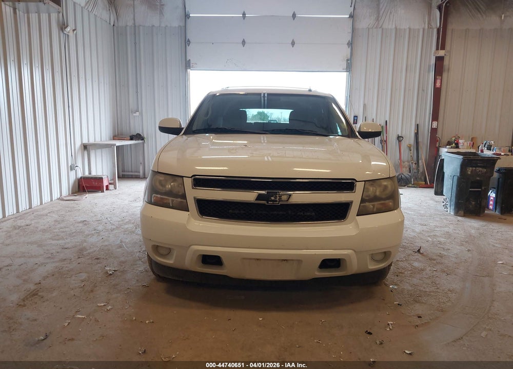 2011 CHEVROLET TAHOE LS VIN: 1GNSKAE01BR149251