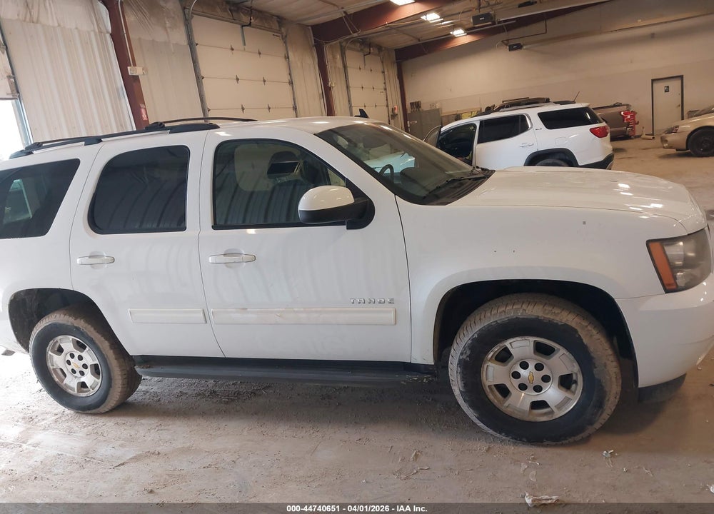 2011 CHEVROLET TAHOE LS VIN: 1GNSKAE01BR149251