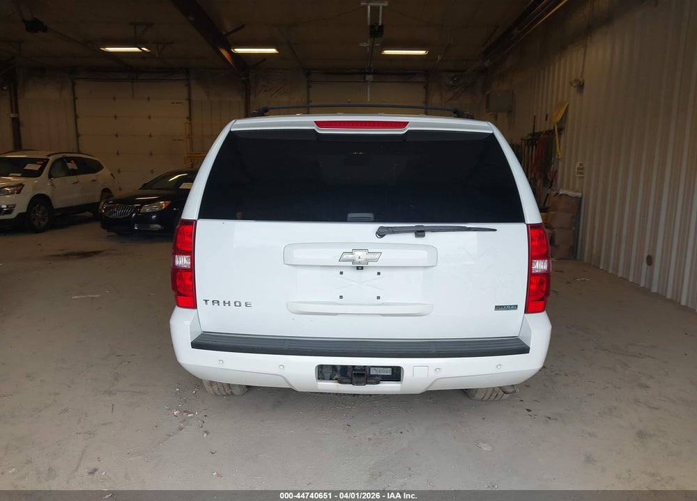2011 CHEVROLET TAHOE LS VIN: 1GNSKAE01BR149251