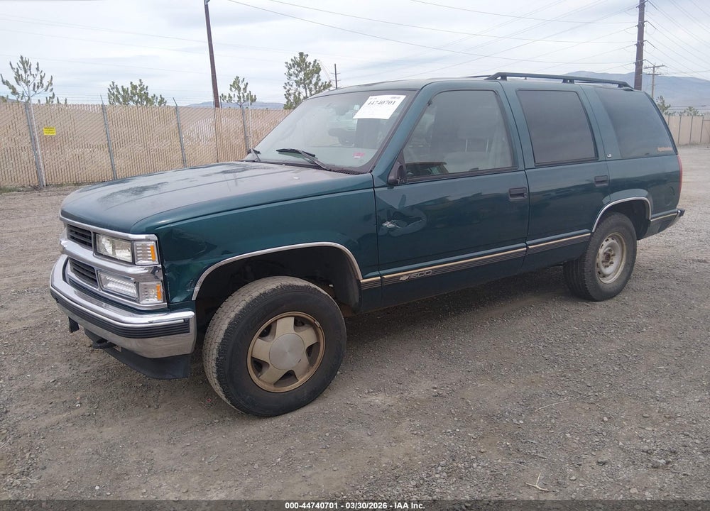 1997 CHEVROLET TAHOE LS VIN: 1GNEK13R7VJ440239