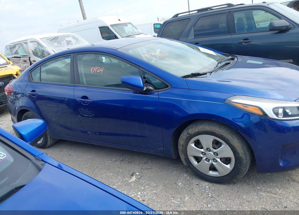 2018 KIA FORTE LX VIN: 3KPFK4A75JE199336