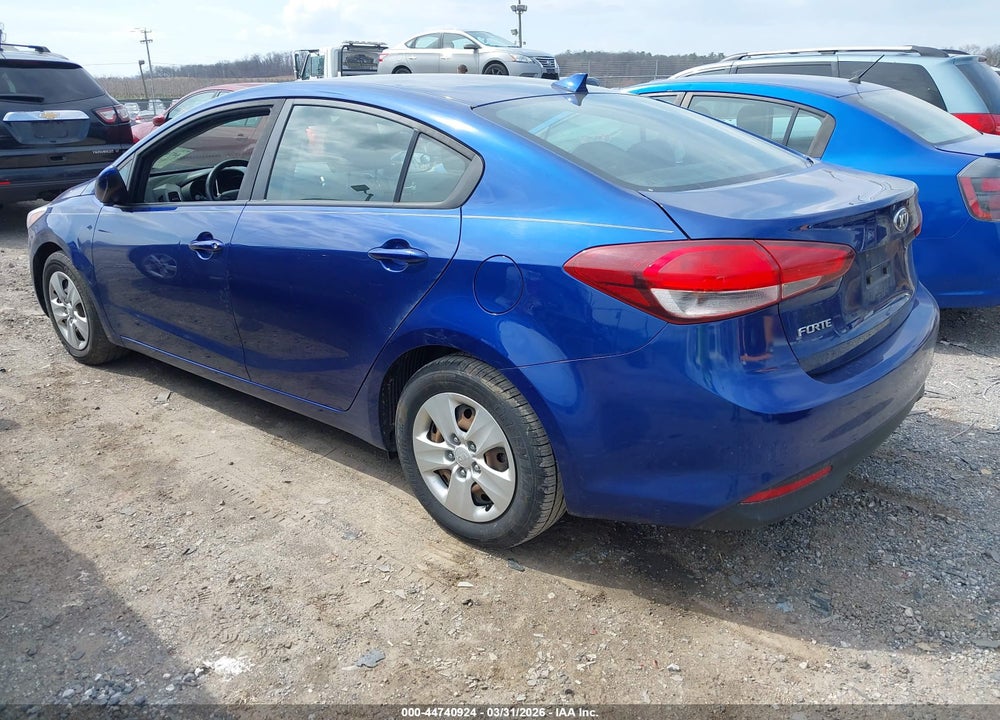 2018 KIA FORTE LX VIN: 3KPFK4A75JE199336