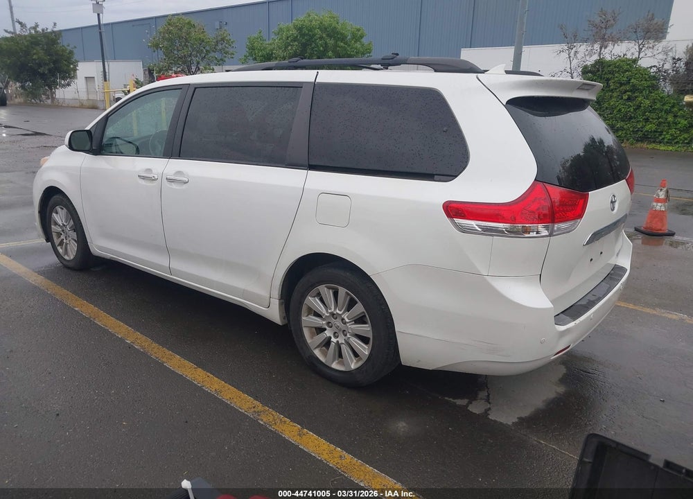 2011 TOYOTA SIENNA LIMITED VIN: 5TDDK3DC4BS005431