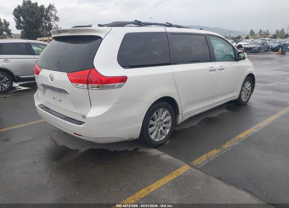 2011 TOYOTA SIENNA LIMITED VIN: 5TDDK3DC4BS005431