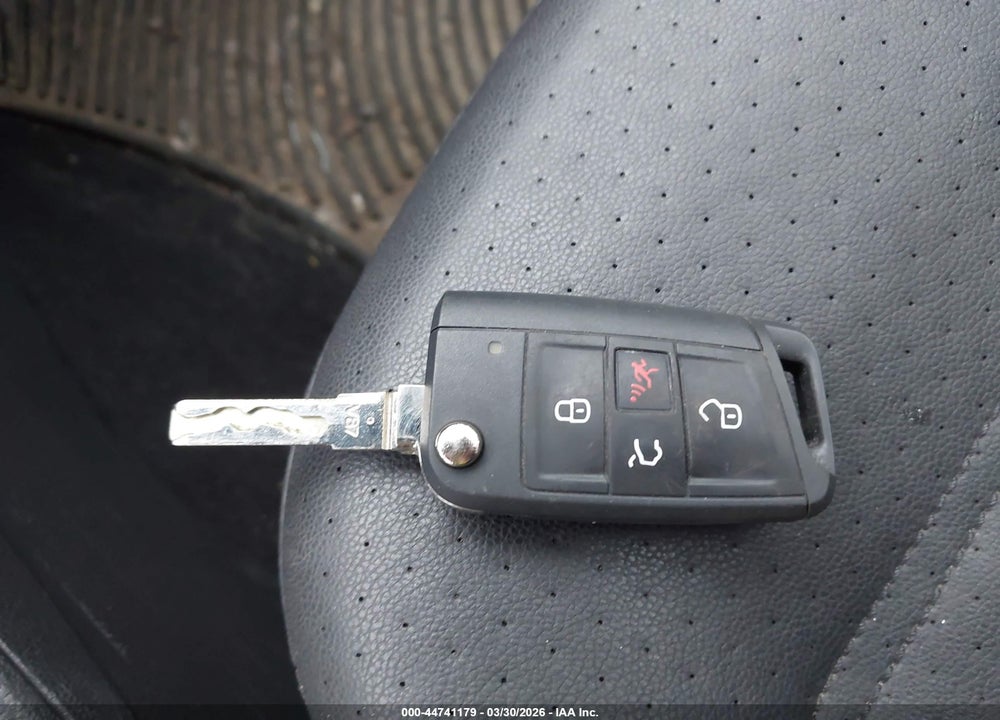 2015 VOLKSWAGEN GOLF TSI S 2-DOOR VIN: 3VW917AU8FM061212