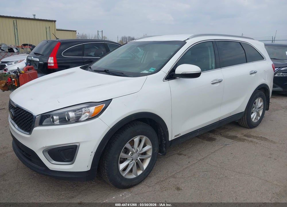 2018 KIA SORENTO 2.4L LX VIN: 5XYPGDA32JG350204
