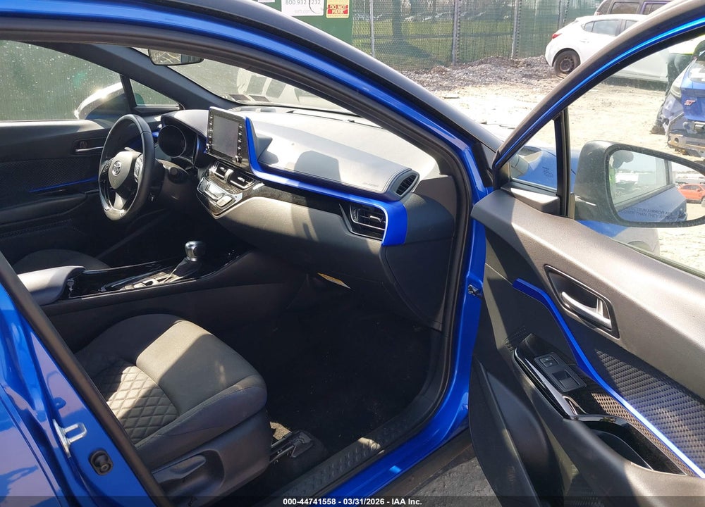 2020 TOYOTA C-HR XLE VIN: NMTKHMBX3LR117946