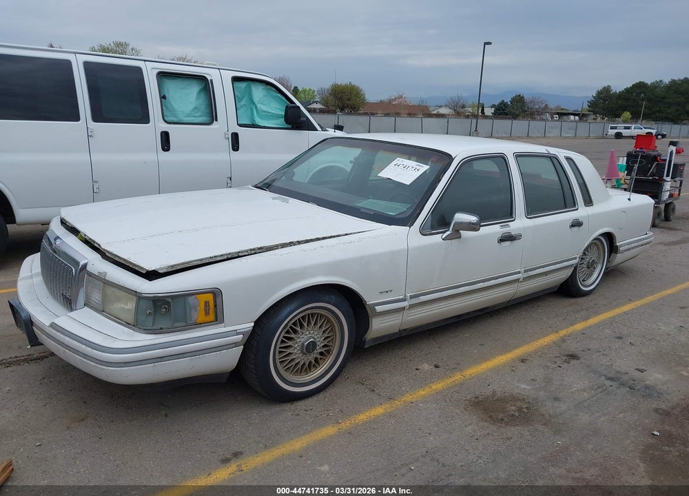 1993 LINCOLN TOWN CAR EXECUTIVE VIN: 1LNLM81W7PY740641
