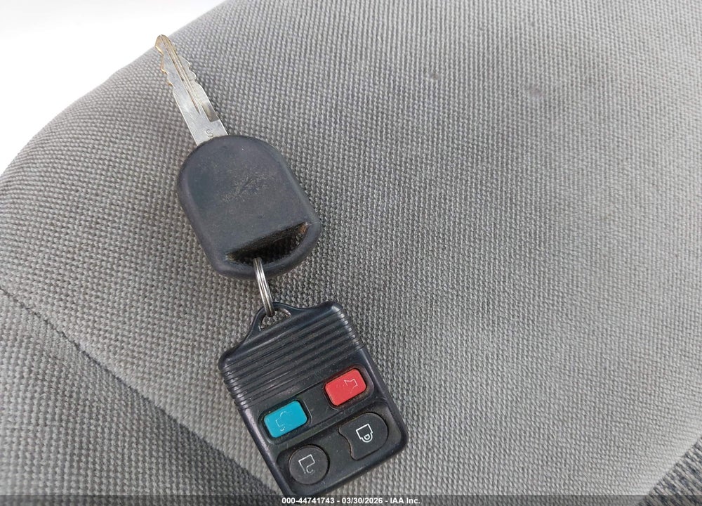 2003 FORD TAURUS SES VIN: 1FAFP55273A192941