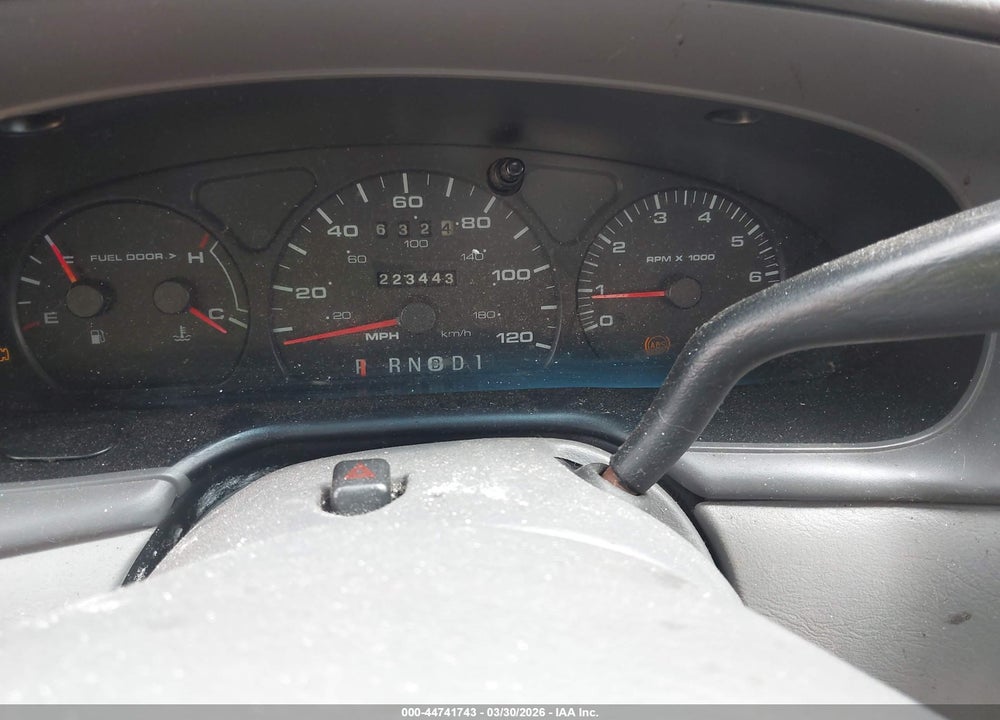 2003 FORD TAURUS SES VIN: 1FAFP55273A192941
