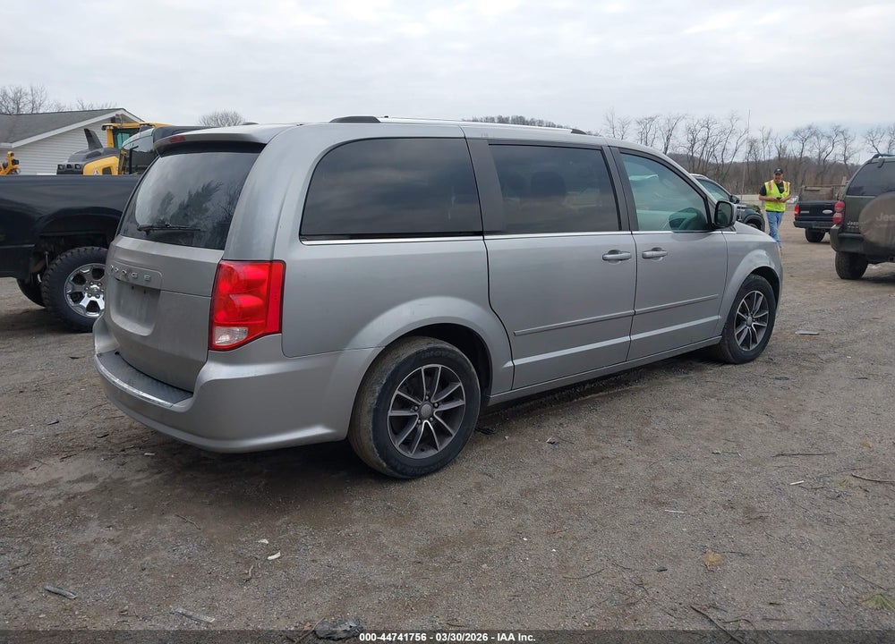 2017 DODGE GRAND CARAVAN SXT VIN: 2C4RDGCG0HR845333