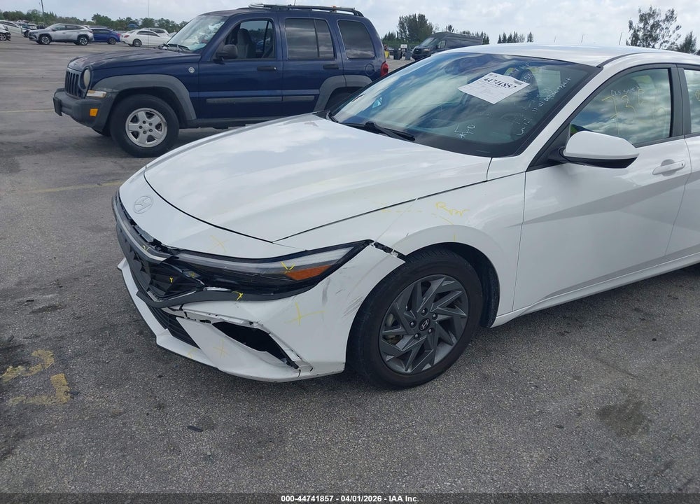 2024 HYUNDAI ELANTRA SEL VIN: KMHLM4DG4RU647356