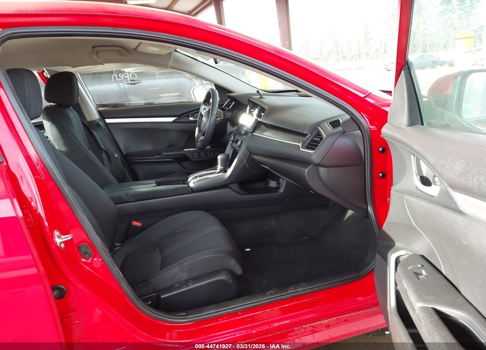 2018 HONDA CIVIC LX VIN: 2HGFC2F53JH552901
