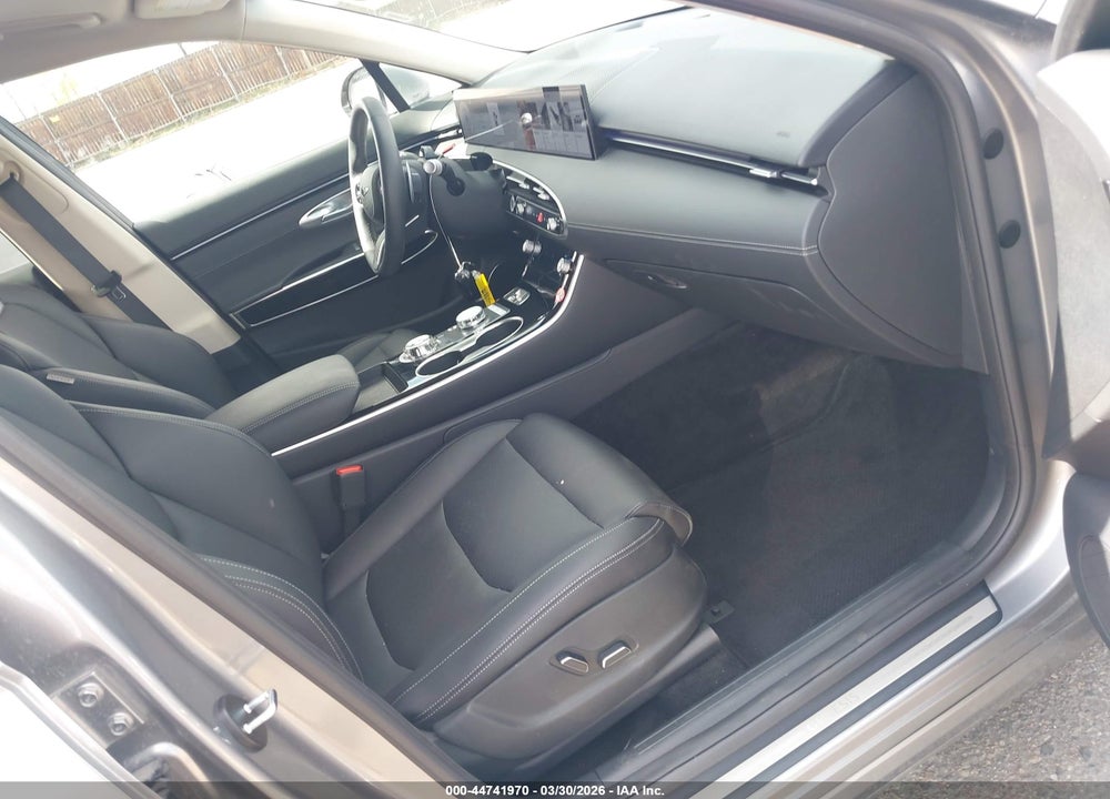 2026 GENESIS GV70 2.5T VIN: 5NMMADTB6TH043555