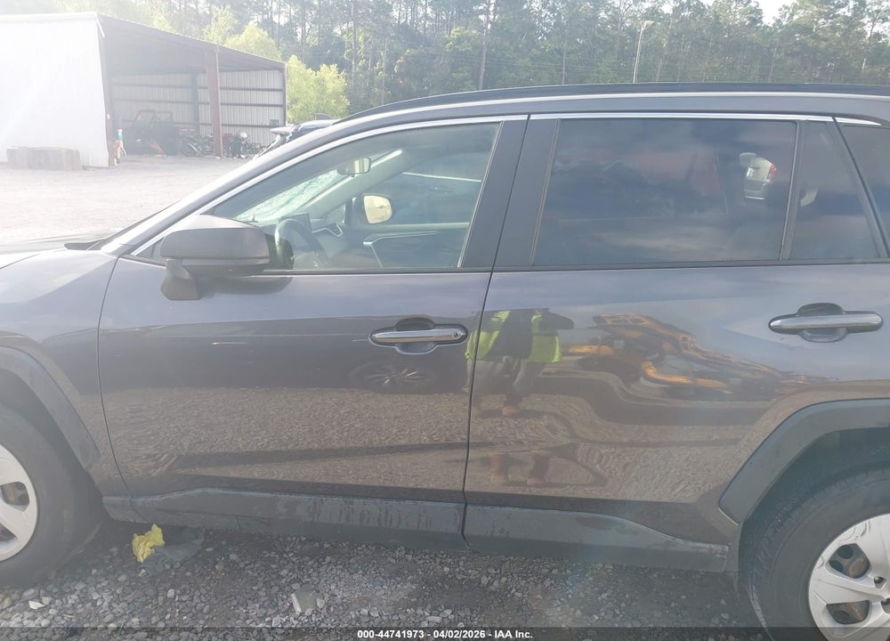 2019 TOYOTA RAV4 LE VIN: JTMH1RFV1KJ011884
