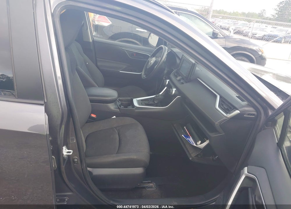 2019 TOYOTA RAV4 LE VIN: JTMH1RFV1KJ011884