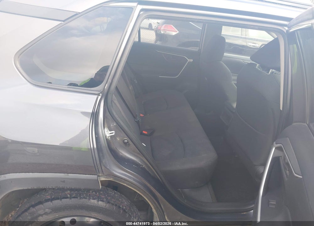 2019 TOYOTA RAV4 LE VIN: JTMH1RFV1KJ011884