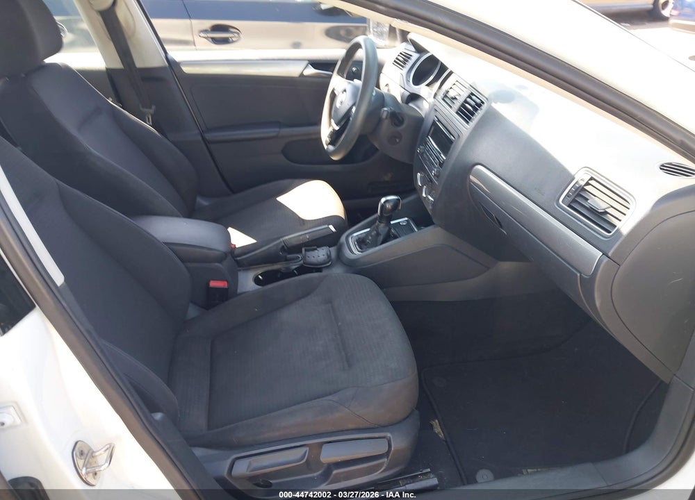 2015 VOLKSWAGEN JETTA 1.8T SE VIN: 3VWD17AJ2FM219883