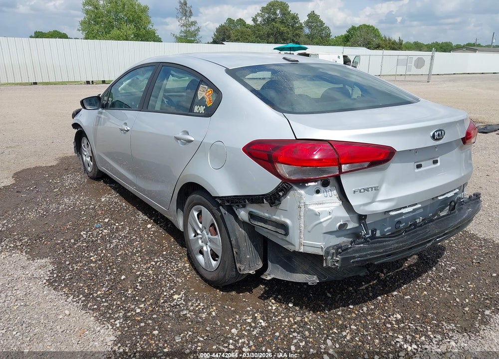 2018 KIA FORTE LX VIN: 3KPFK4A70JE226085