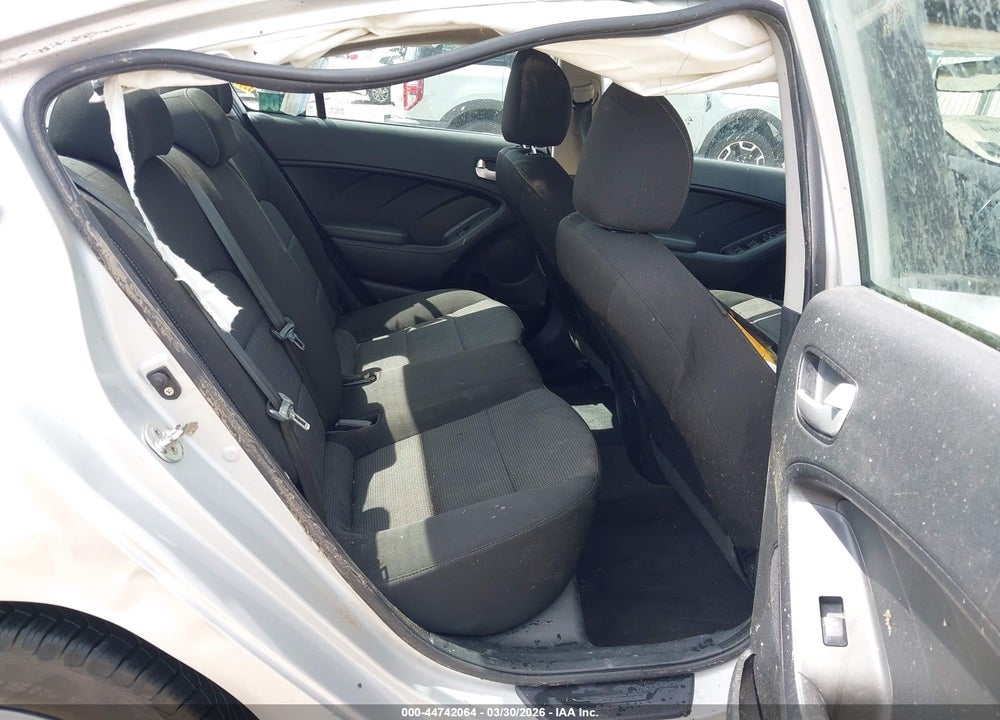 2018 KIA FORTE LX VIN: 3KPFK4A70JE226085