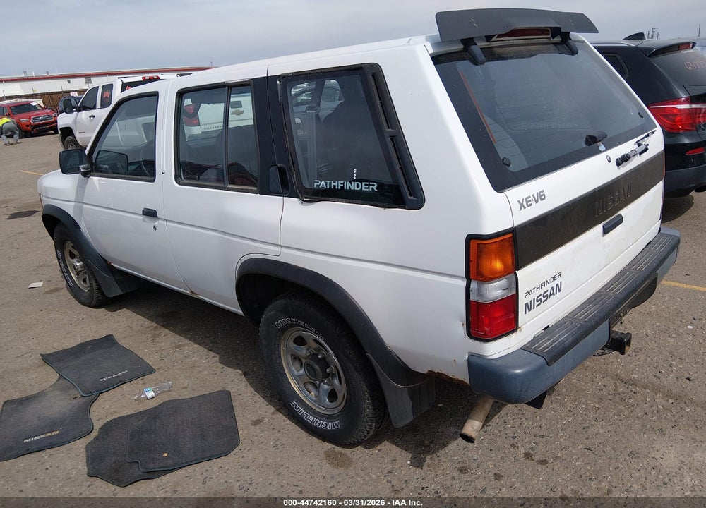 1993 NISSAN PATHFINDER XE/SE VIN: JN8HD17Y3PW311524