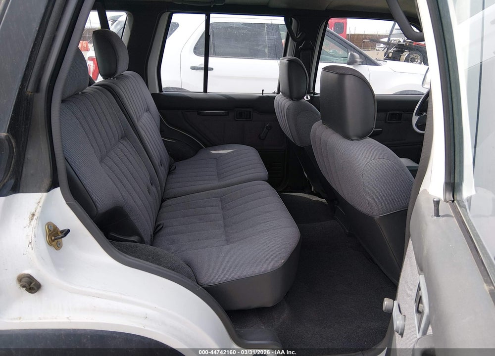 1993 NISSAN PATHFINDER XE/SE VIN: JN8HD17Y3PW311524
