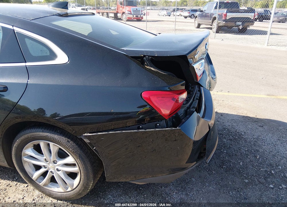 2018 CHEVROLET MALIBU LT VIN: 1G1ZD5STXJF126356