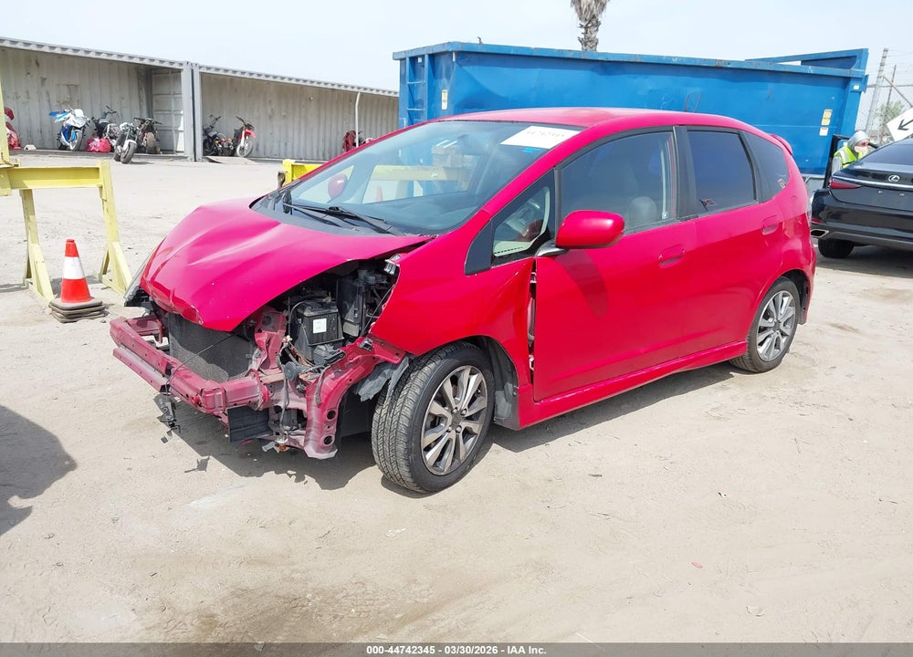 2013 HONDA FIT SPORT VIN: JHMGE8H57DC027634