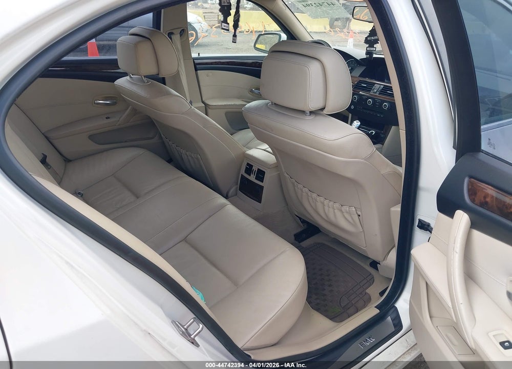 2010 BMW 528I VIN: WBANU5C50AC365984