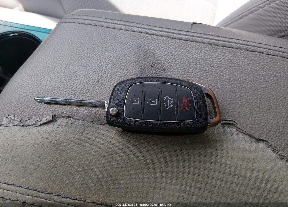 2016 HYUNDAI SONATA SE VIN: 5NPE24AF7GH369168